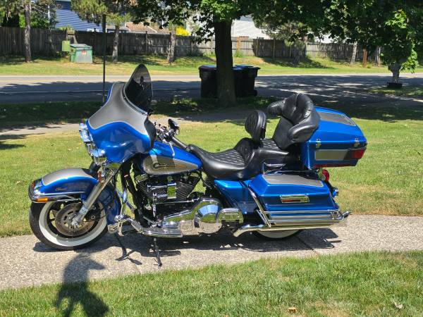 1997 Harley-Davidson, dovoz USA — foto 3 z 5