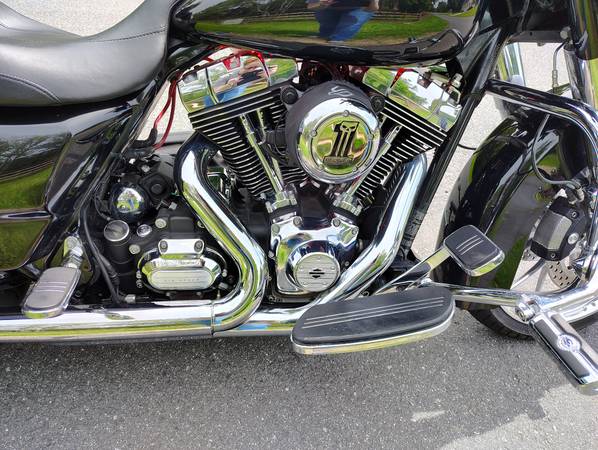 2012 Harley-Davidson, dovoz USA — foto 10 z 12