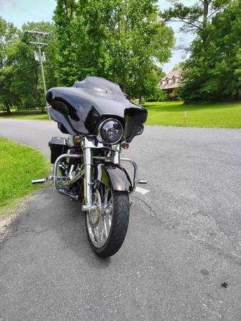 2012 Harley-Davidson, dovoz USA — foto 11 z 12