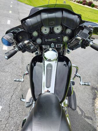 2012 Harley-Davidson, dovoz USA — foto 8 z 12