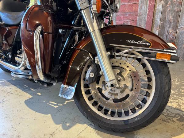 2009 Harley-Davidson, dovoz USA — foto 5 z 11