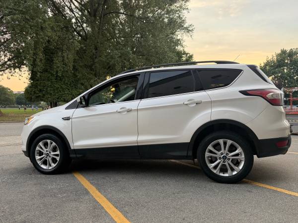 2018 Ford, dovoz Kanada — foto 5 z 8