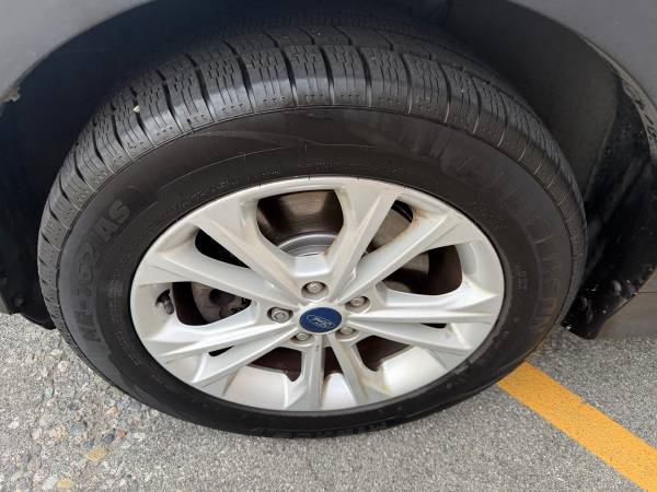 2018 Ford, dovoz Kanada — foto 7 z 8