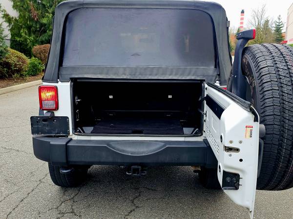 2014 Jeep, dovoz Kanada — foto 8 z 12