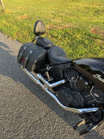 2017 Indian, dovoz USA — foto 4 z 9
