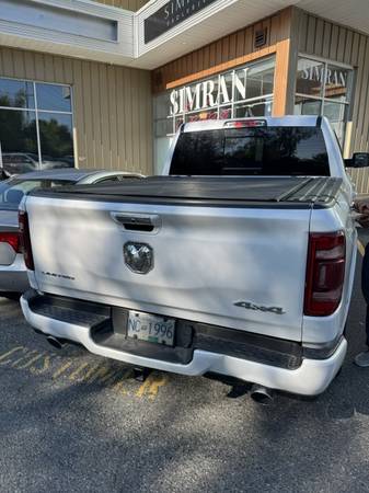 2019 Dodge, dovoz Kanada — foto 2 z 12