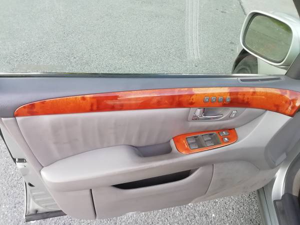 2004 Lexus, dovoz Kanada — foto 8 z 12