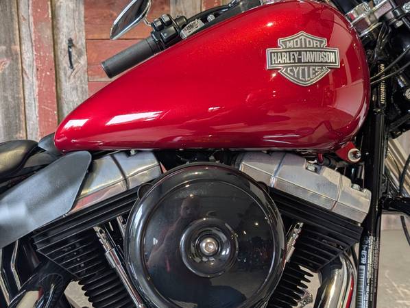 2012 Harley-Davidson, dovoz USA — foto 7 z 11