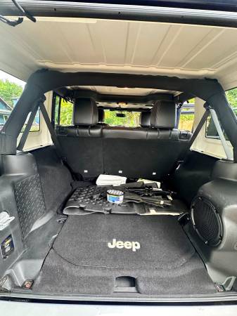 Jeep, dovoz Kanada — foto 12 z 12