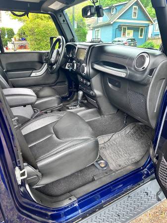 Jeep, dovoz Kanada — foto 8 z 12