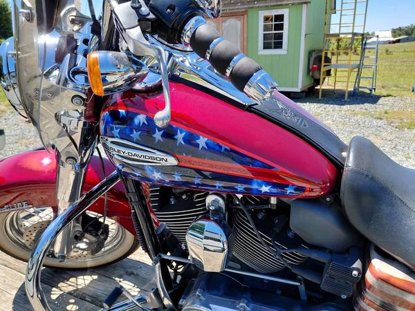2016 Harley-Davidson, dovoz USA — foto 2 z 3