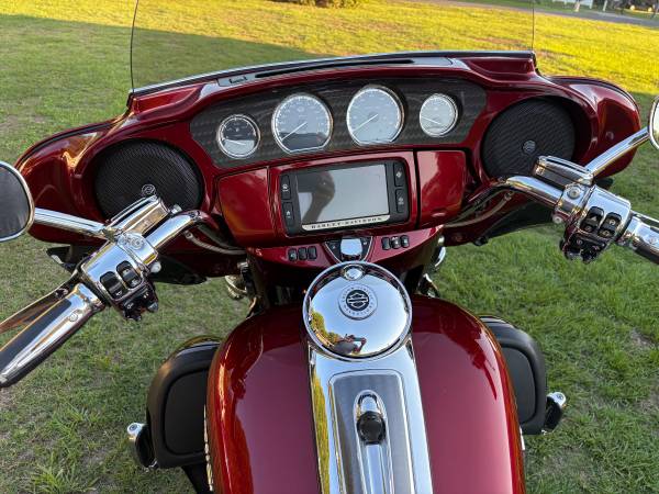2014 Harley-Davidson, dovoz USA — foto 11 z 12