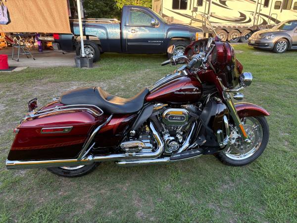 2014 Harley-Davidson, dovoz USA — foto 2 z 12