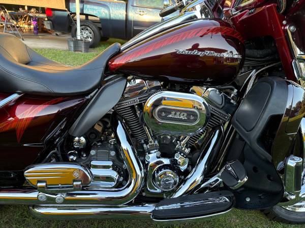 2014 Harley-Davidson, dovoz USA — foto 9 z 12