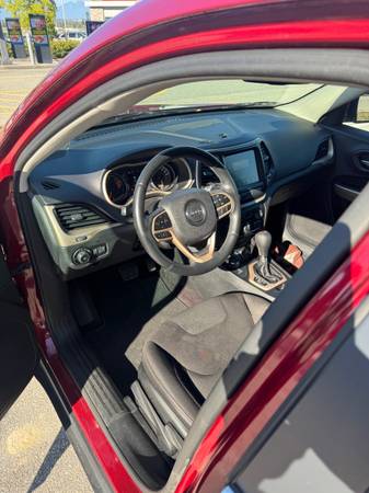2017 Jeep, dovoz Kanada — foto 6 z 8