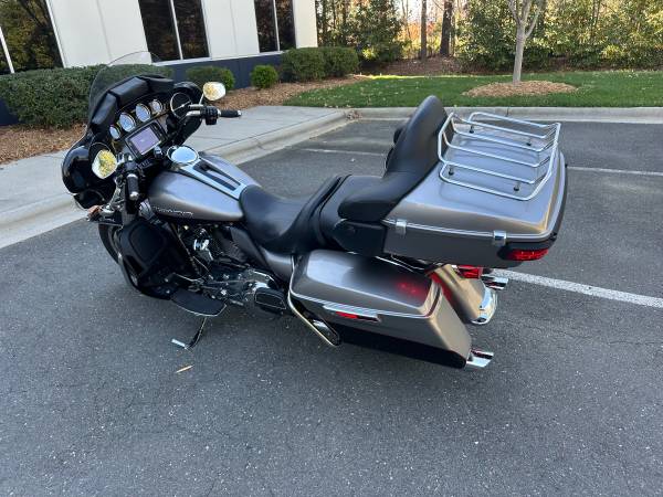 2017 Harley-Davidson, dovoz USA — foto 3 z 9