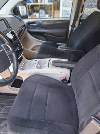 2013 Chrysler, dovoz Kanada — foto 9 z 12