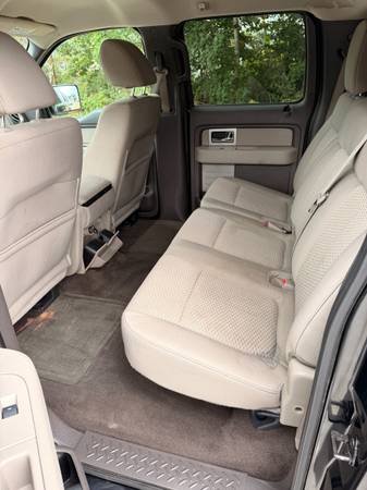 2010 Ford, dovoz Kanada — foto 11 z 12