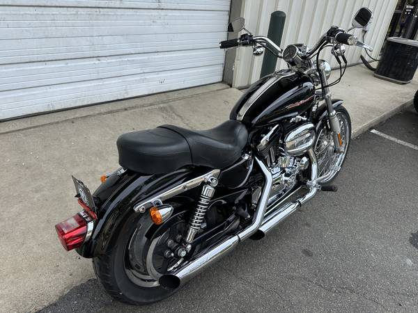 2005 Harley-Davidson, dovoz USA — foto 6 z 12