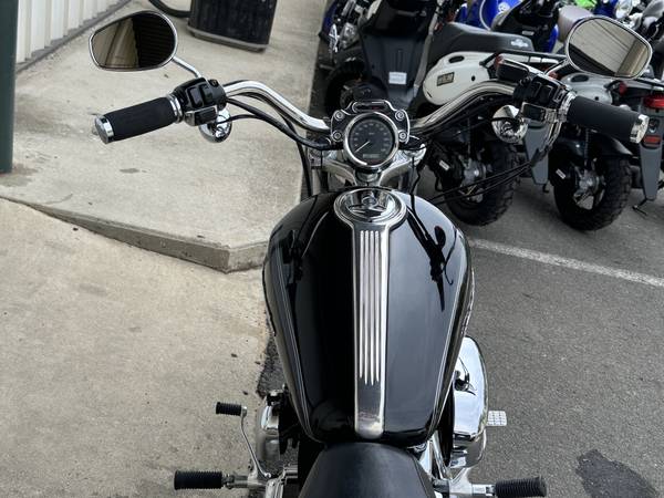 2005 Harley-Davidson, dovoz USA — foto 8 z 12