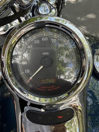 2002 Harley-Davidson, dovoz USA — foto 6 z 8