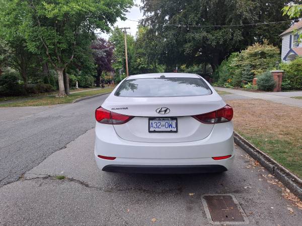 2016 Hyundai, dovoz Kanada — foto 4 z 9
