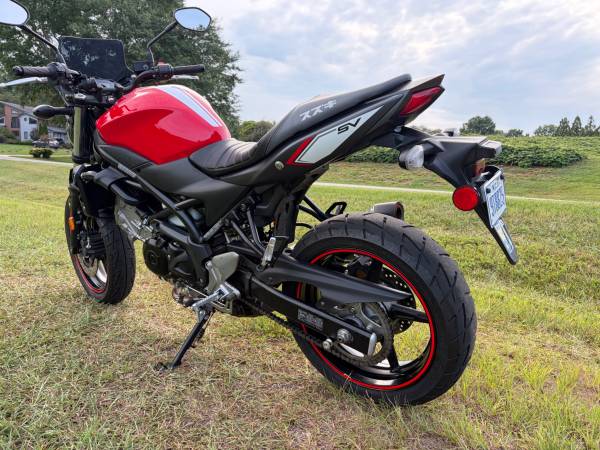 2017 Suzuki, dovoz USA — foto 10 z 12
