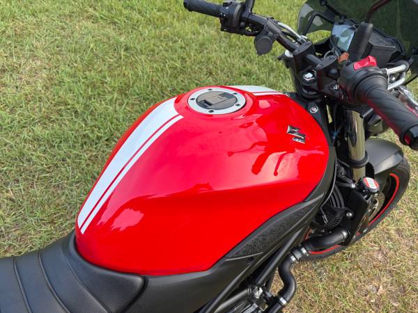 2017 Suzuki, dovoz USA — foto 11 z 12