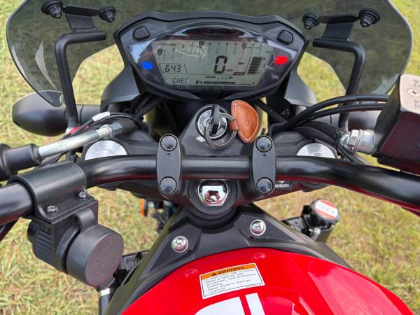 2017 Suzuki, dovoz USA — foto 5 z 12