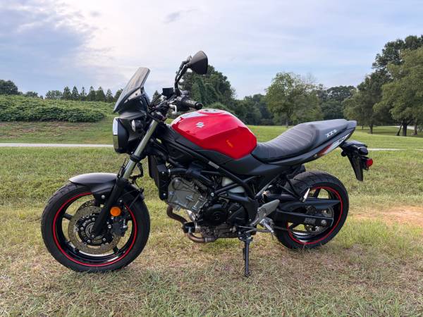 2017 Suzuki, dovoz USA — foto 6 z 12