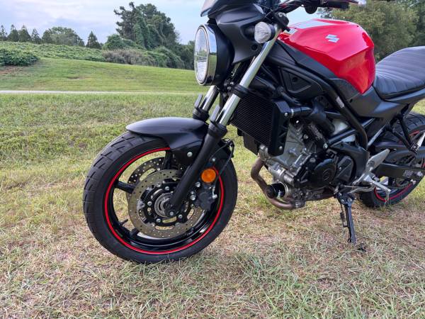 2017 Suzuki, dovoz USA — foto 7 z 12