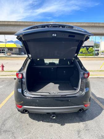 2021 Mazda, dovoz Kanada — foto 9 z 12