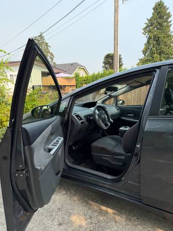 2012 Toyota, dovoz Kanada — foto 5 z 12
