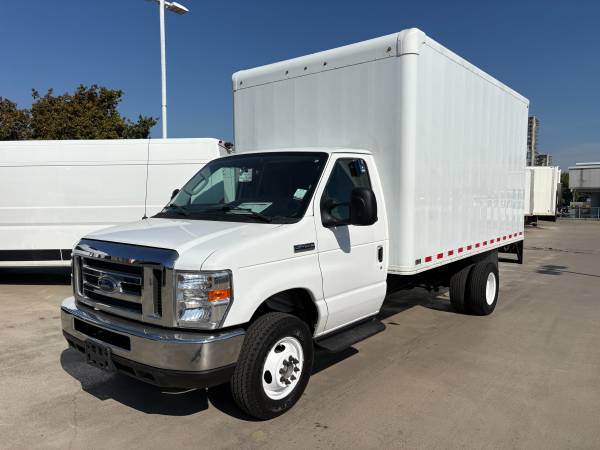 2019 Ford, dovoz Kanada — foto 1