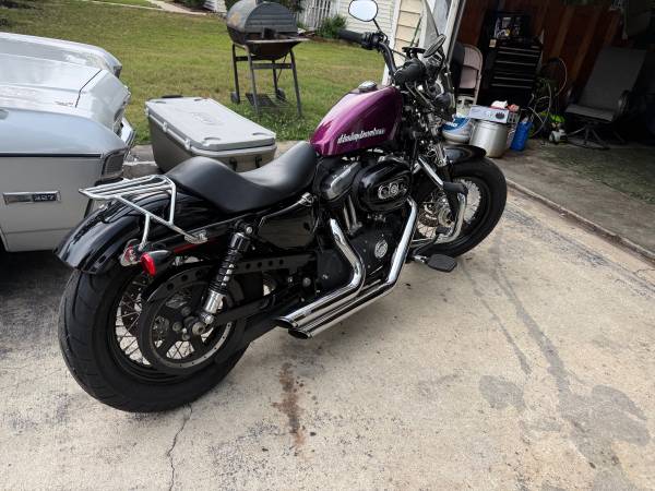 2011 Harley-Davidson, dovoz USA — foto 2 z 4