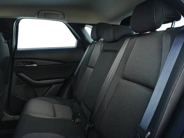 2025 Mazda, dovoz Kanada — foto 10 z 12