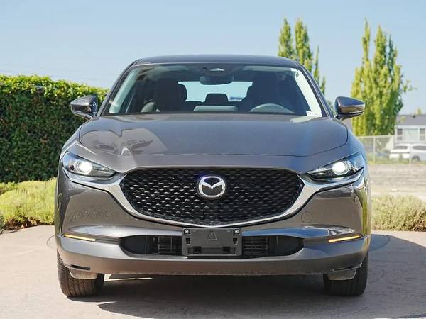 2025 Mazda, dovoz Kanada — foto 2 z 12