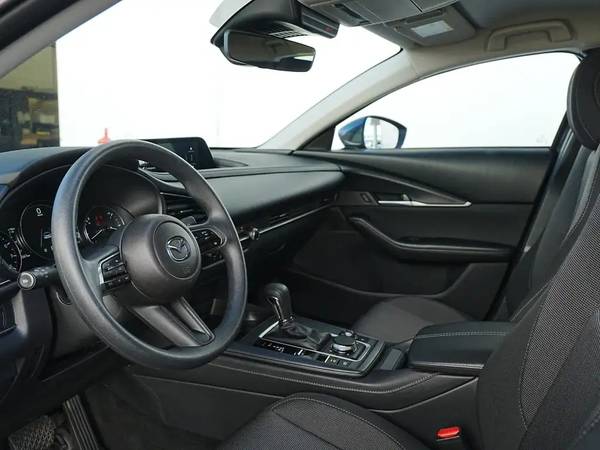 2025 Mazda, dovoz Kanada — foto 8 z 12
