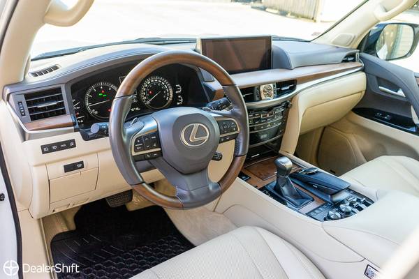 2017 Lexus, dovoz Kanada — foto 11 z 12