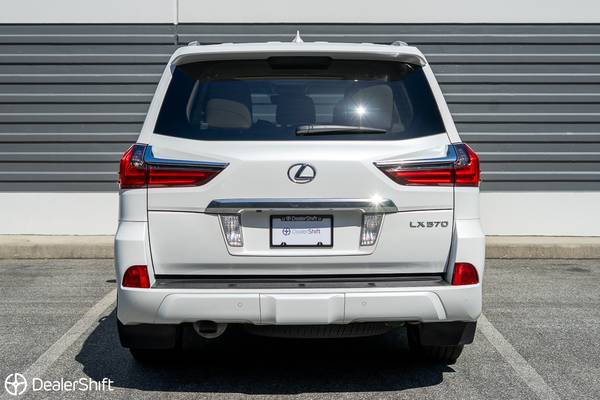 2017 Lexus, dovoz Kanada — foto 6 z 12