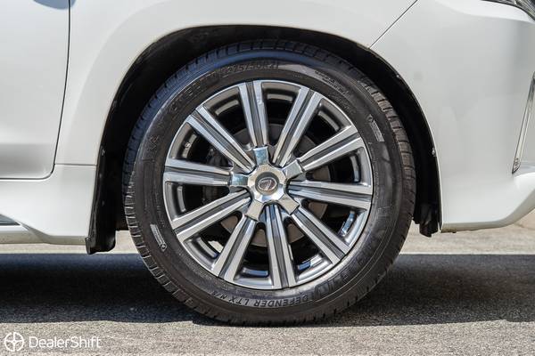 2017 Lexus, dovoz Kanada — foto 7 z 12