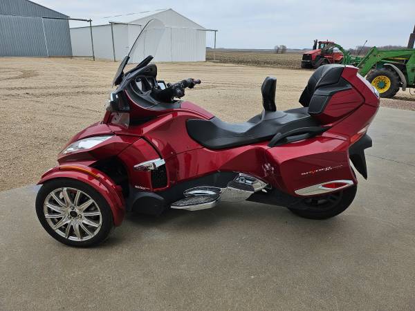2015 Can-Am, dovoz USA — foto 1