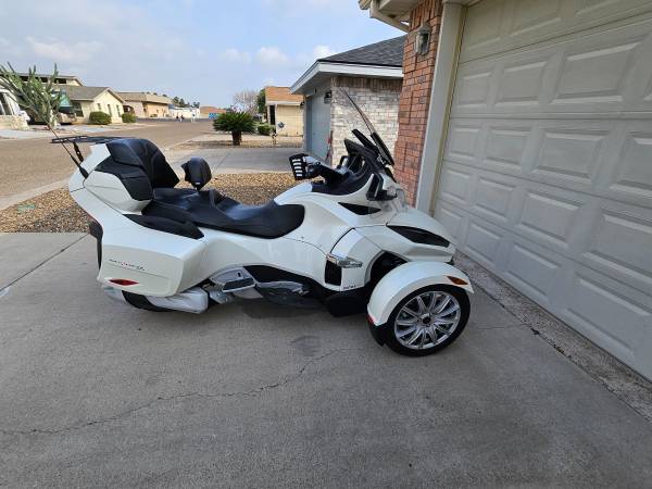2017 Can-Am, dovoz USA — foto 1