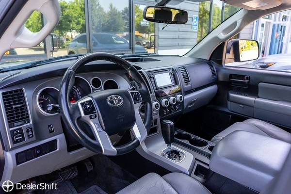 2017 Toyota, dovoz Kanada — foto 10 z 12