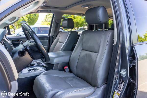2017 Toyota, dovoz Kanada — foto 11 z 12
