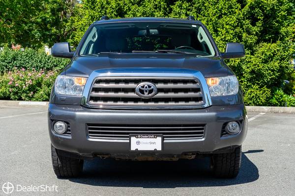 2017 Toyota, dovoz Kanada — foto 2 z 12