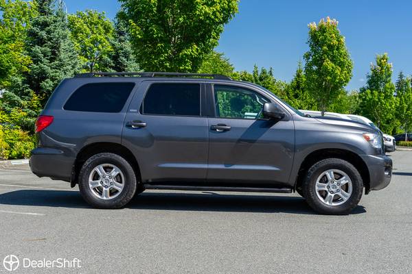 2017 Toyota, dovoz Kanada — foto 4 z 12