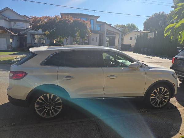 2016 Lincoln, dovoz Kanada — foto 4 z 4