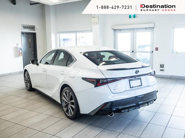 2021 Lexus, dovoz Kanada — foto 10 z 12