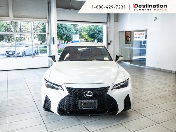 2021 Lexus, dovoz Kanada — foto 2 z 12